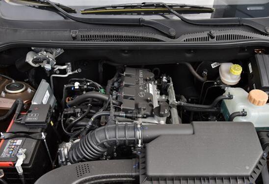 宝骏1.5t和五菱宏光1.5区别,宝骏510和五菱宏光哪个好