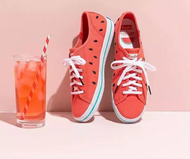 帆布鞋并不是人人都适合,匡威的帆布鞋和普通帆布鞋的区别