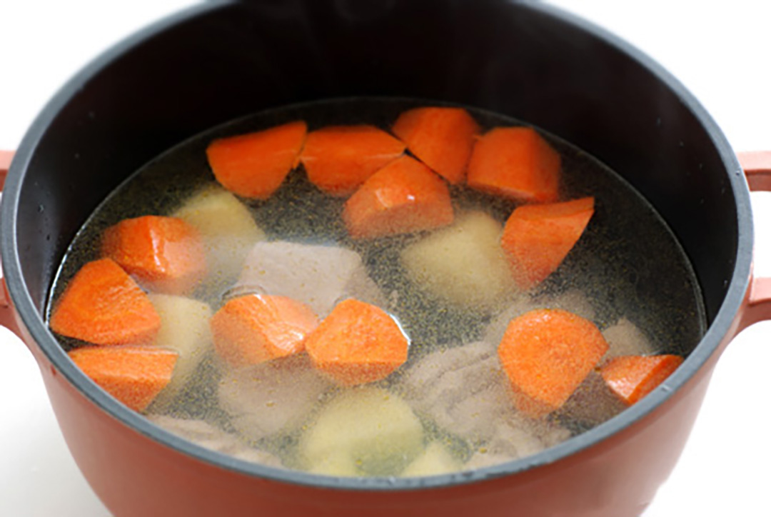 鱼汤熬出来有点发黑什么原因,鱼汤熬出来很浑浊怎么办