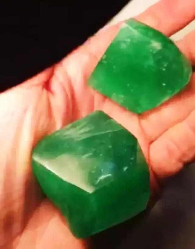 后江翡翠原石价格,几十块买的后江冰种翡翠原石