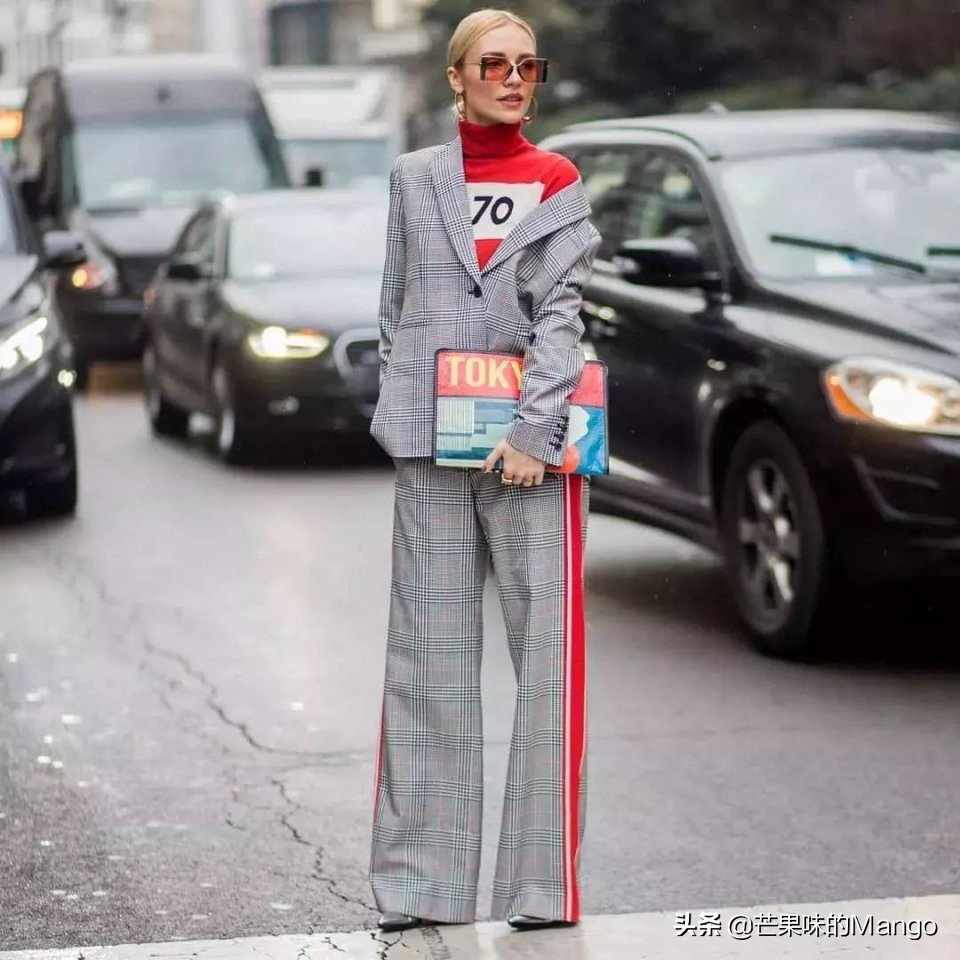 今年秋冬流行穿西装太时髦了,严肃刻板的西装如何穿才能更时髦