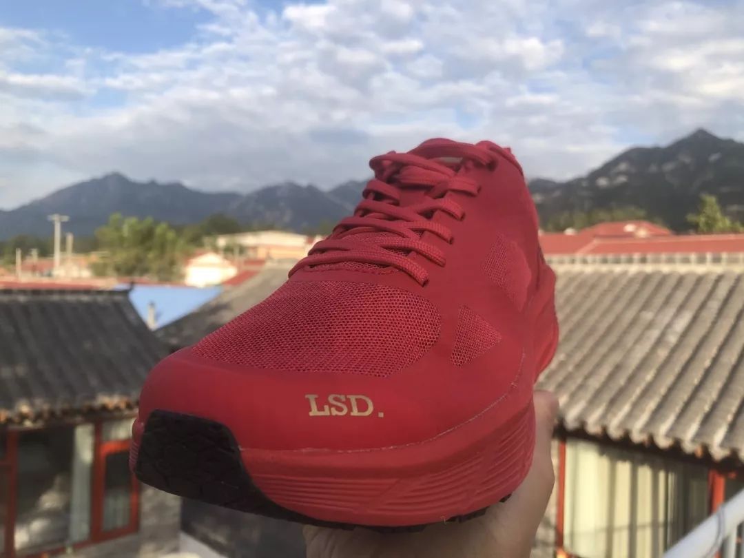 柱子七彩早餐,r2lsd赤道跑鞋支撑性如何