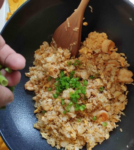 怎么能炒出跟饭店一样美味的炒饭,火腿炒蛋炒饭的做法大全图解