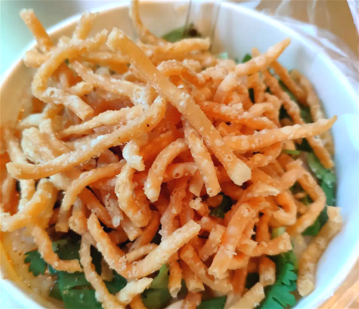 重庆临江门附近老奶奶的糯米团,老传统的糯米甜团