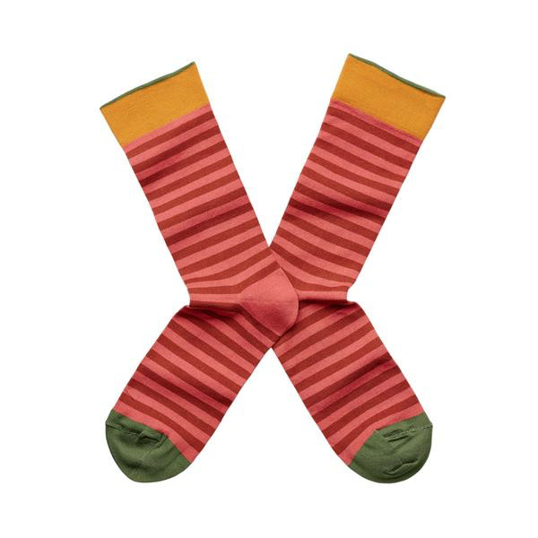 谁说袜子很无趣？BonneMaison，每一双袜子都存在强烈的故事感！