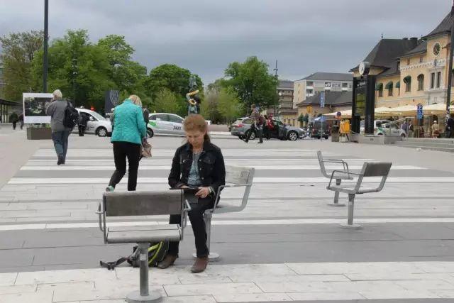 深夜除了晒烤串，还能晒太阳