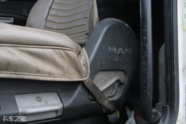 9年前那辆曼恩TGS重卡，饱经风霜依然能干粗活，很多配件还是原装