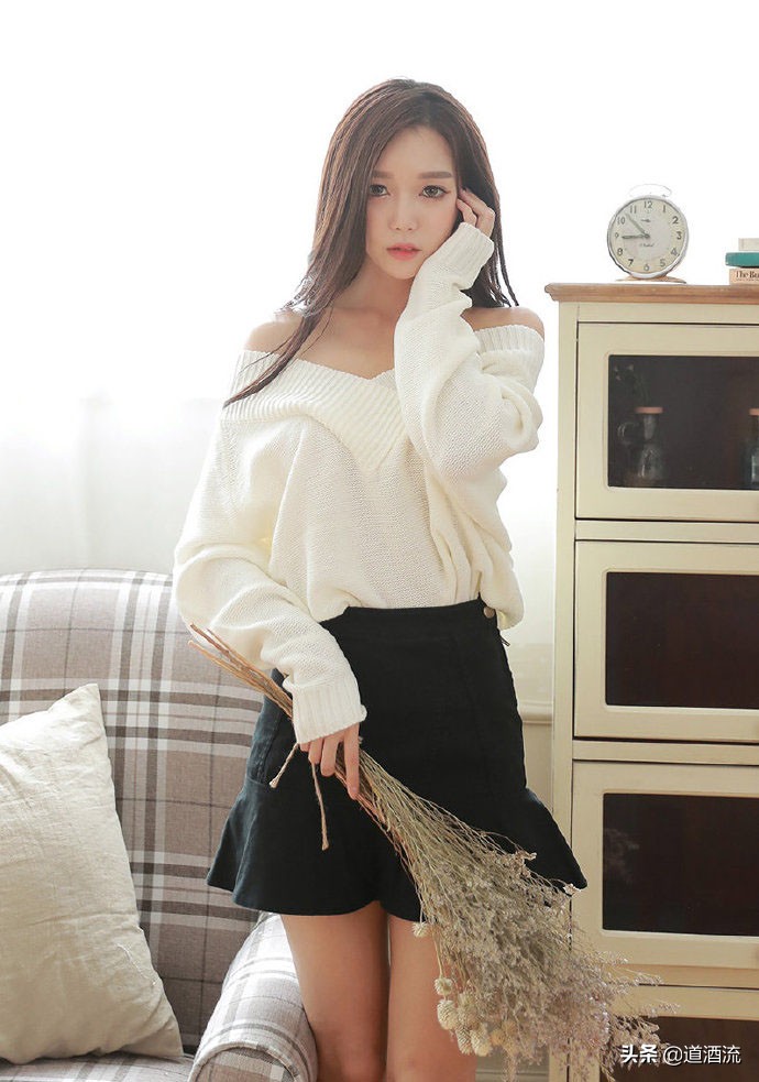 黑色慵懒大毛衣大v领,慵懒气质v领毛衣