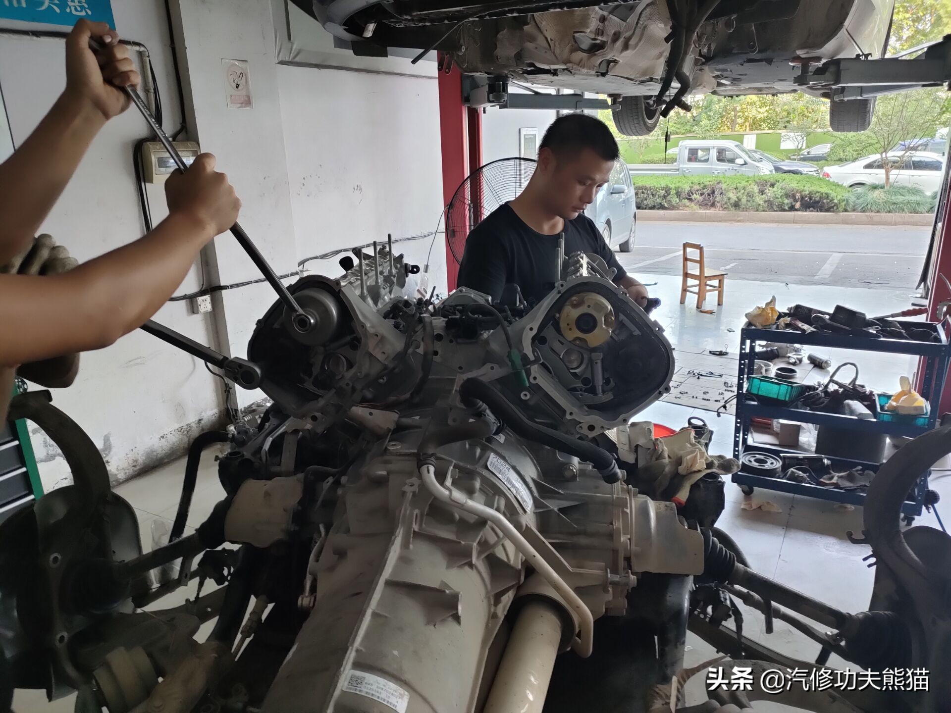 奥迪a8烧机油吗48v轻混,奥迪a8烧机油一千公里烧0.5正常吗