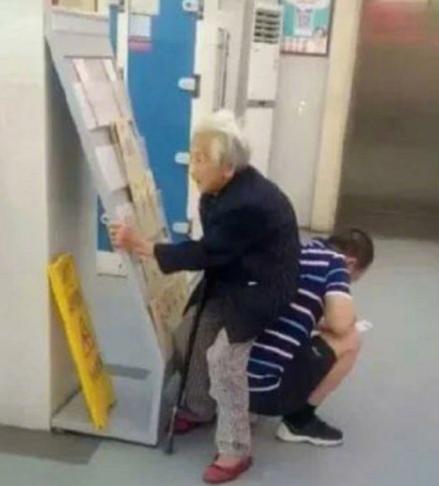 儿子成家后母亲要学会放手,儿子大了家长要学会示弱