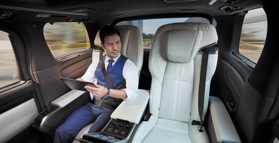 可能竞拍，才是雷克萨斯LM的正确卖车方式