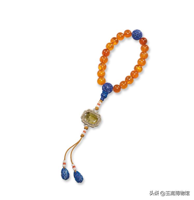 清乾隆时期琥珀蜜蜡雕刻摆件 (乾隆时期的琥珀鼻烟壶价值多少钱)