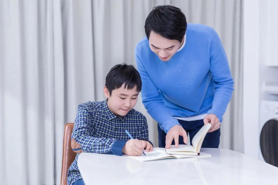 95后女生消费12万,90后姑娘消费无节制