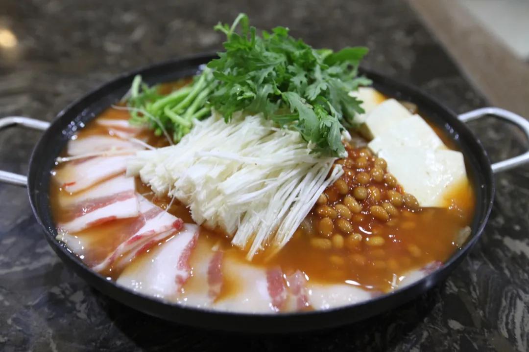 白山10月旅游攻略自助游线路,五一白山周边2-3天短途旅游