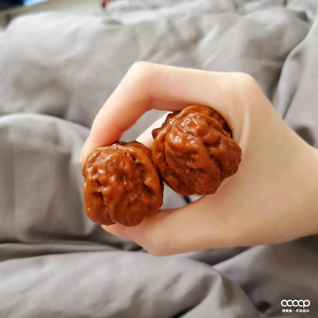 玩核桃应该玩包浆过的还是新的,玩核桃一把刷子够吗