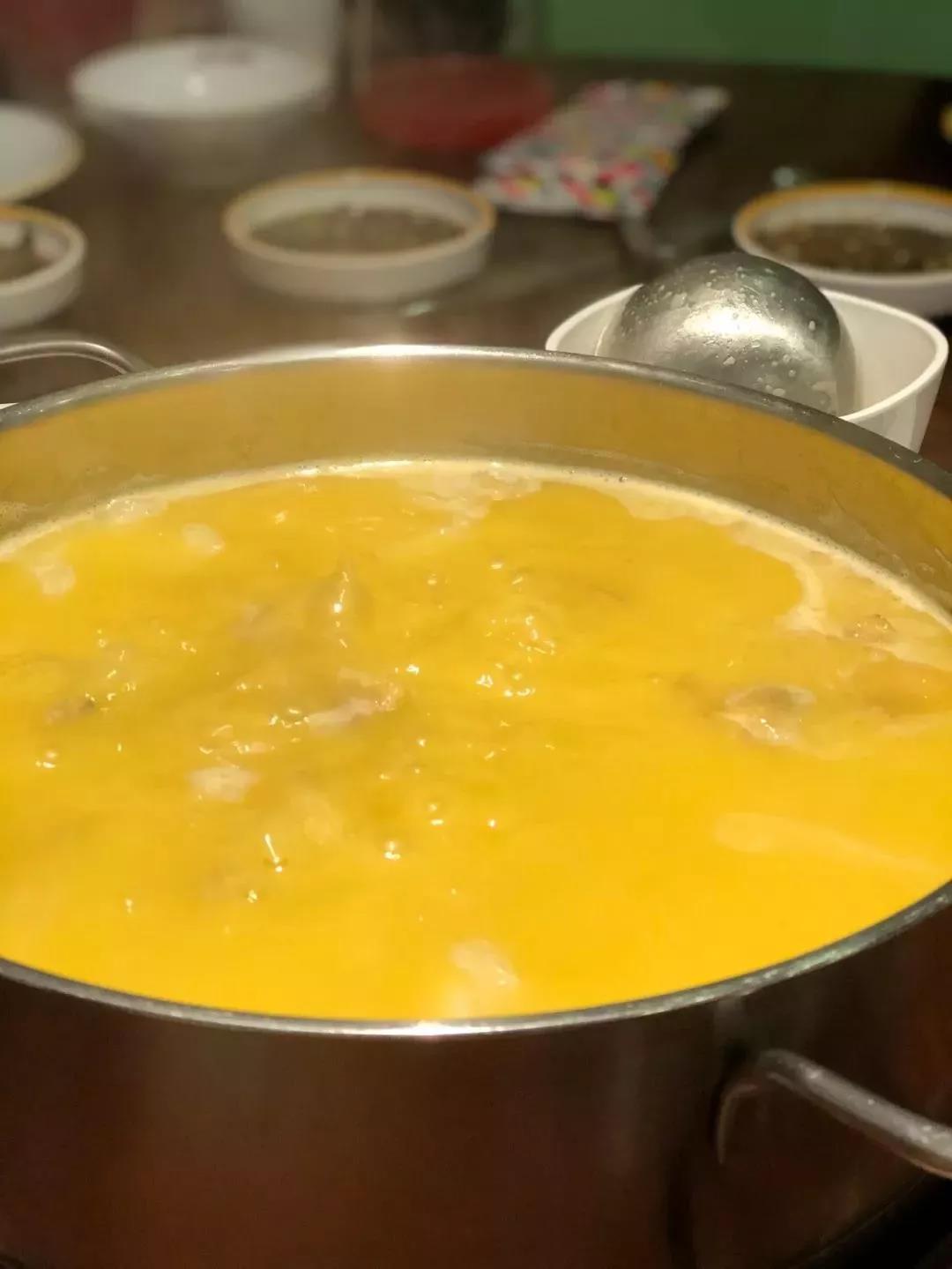 4.9折！火爆澳门22年的“星记猪骨”登陆杭州，排再长的队也要去拔草