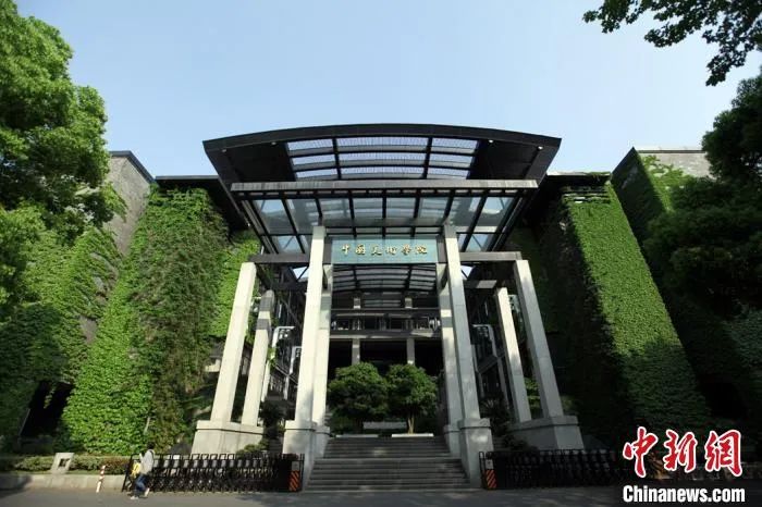 一字马女孩高考成绩网曝,一字马女生罗子欣来中国美院报到