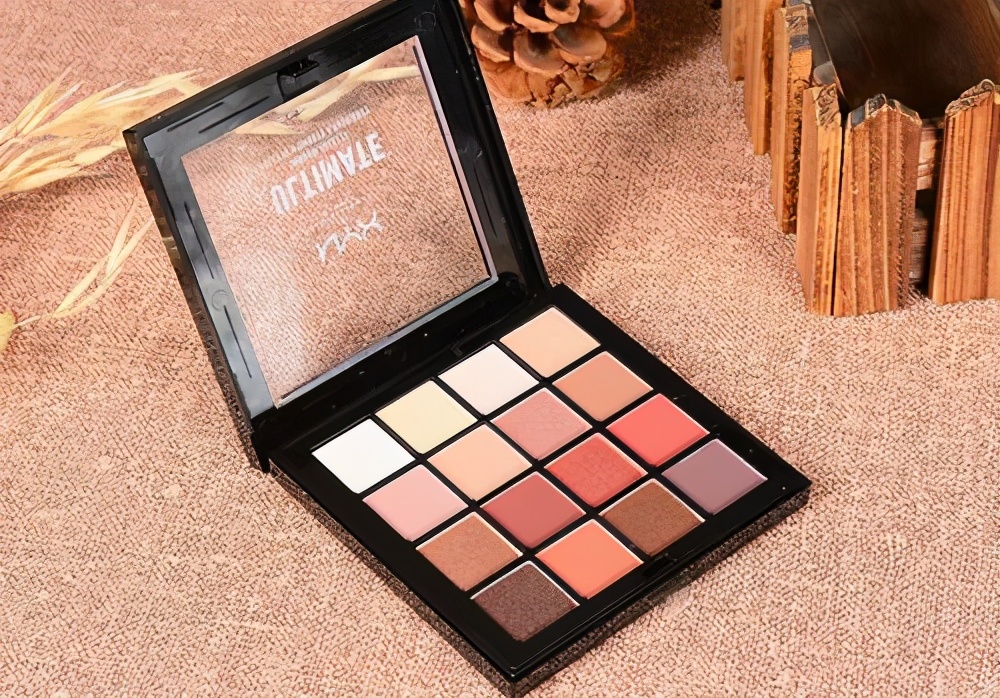 大牌初恋眼影盘测评,tomford幻魅四色眼影盘温柔初恋色