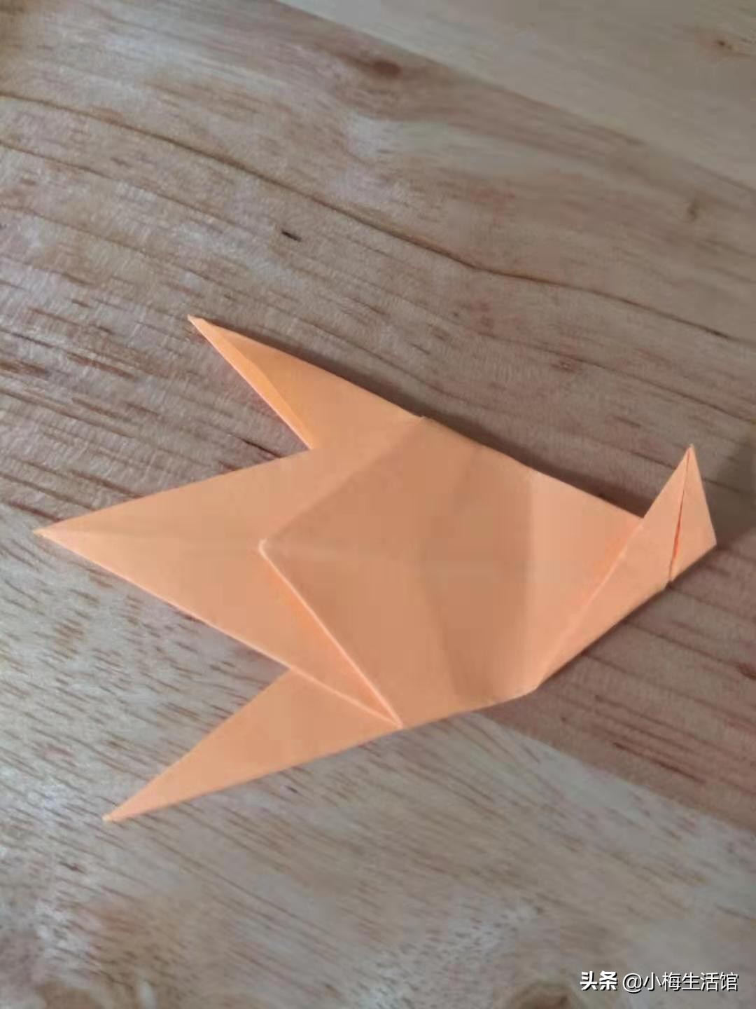 可爱的手工折纸小鱼,折法简单,适合小朋友学的折纸鱼