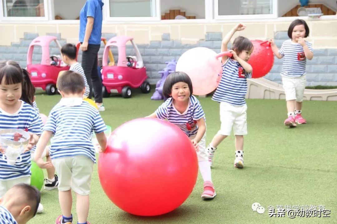 幼稚园思维训练,仪式感满满的幼儿园户外