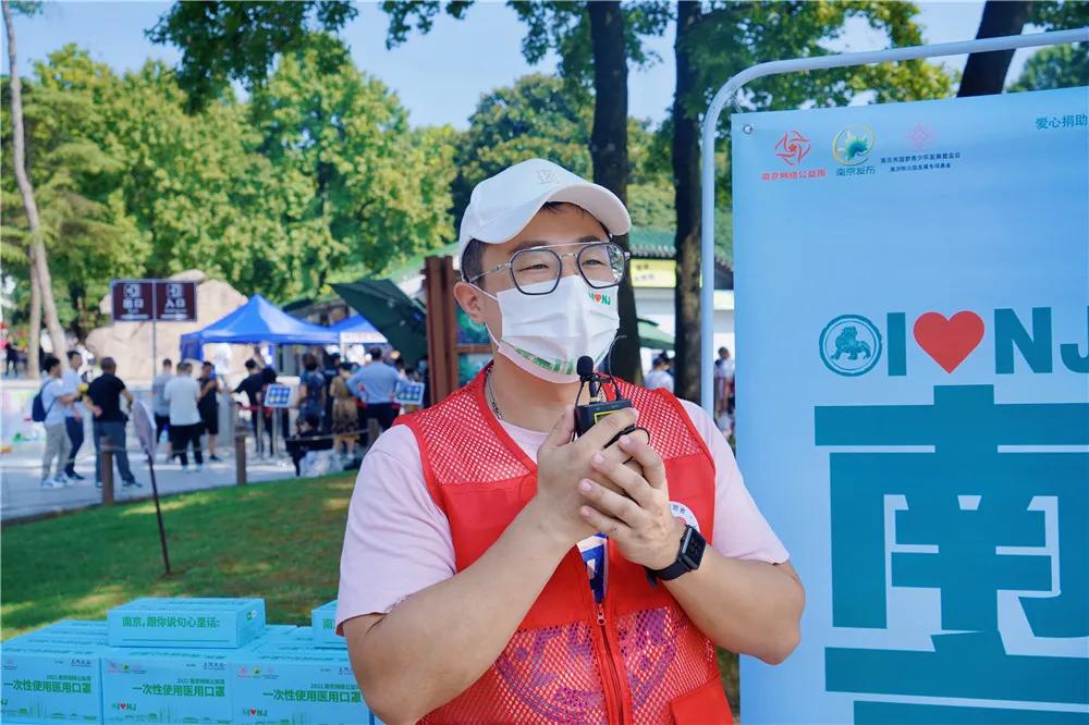 这个国庆节，上汽大众ID.家族用志愿红表达心中热爱