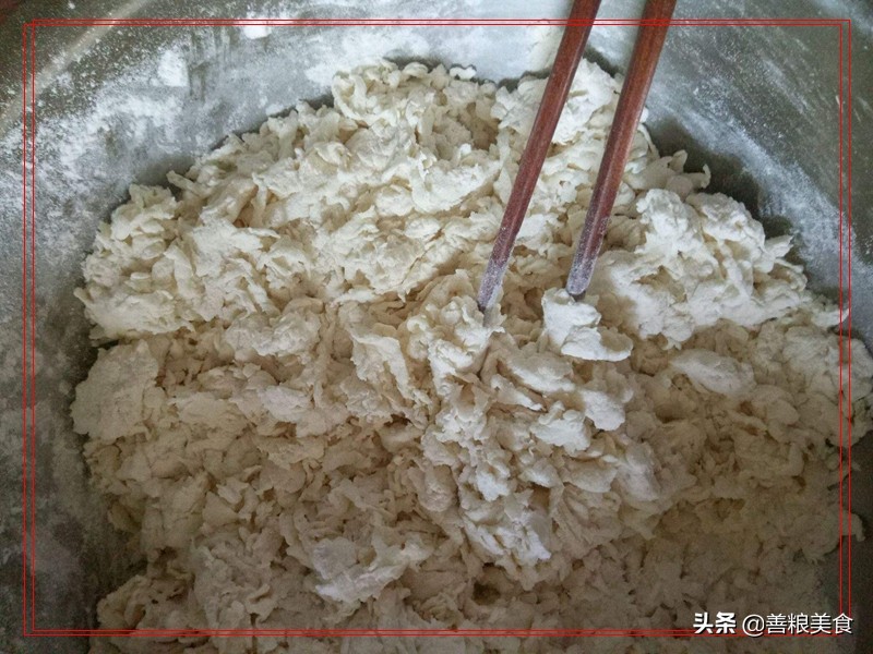 快速发面秘籍！成功发酵成蜂窝面团，蓬松宣软比买的还好吃