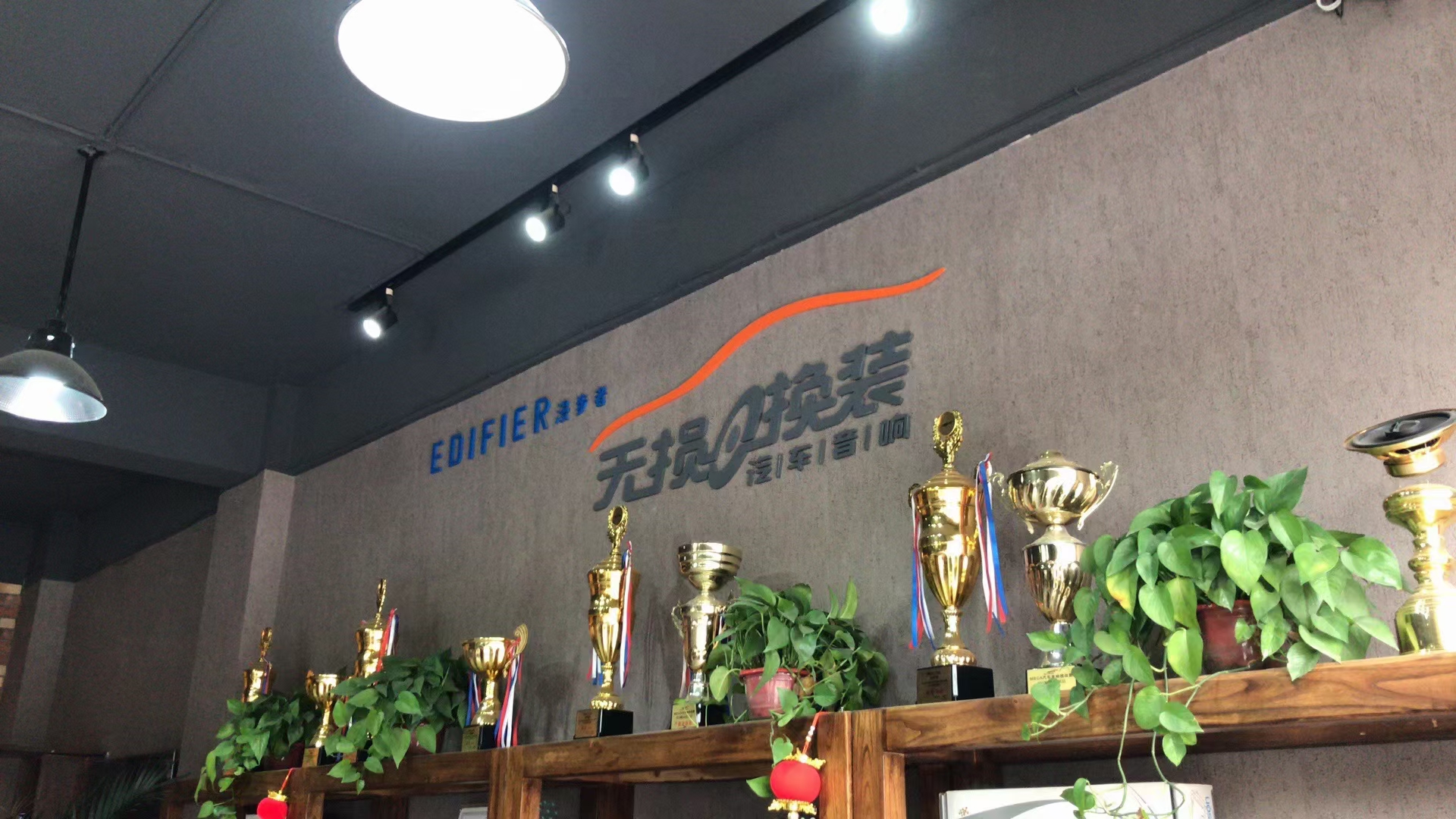 五菱mini马卡龙音响改装效果,五菱mini马卡龙音响怎么拆