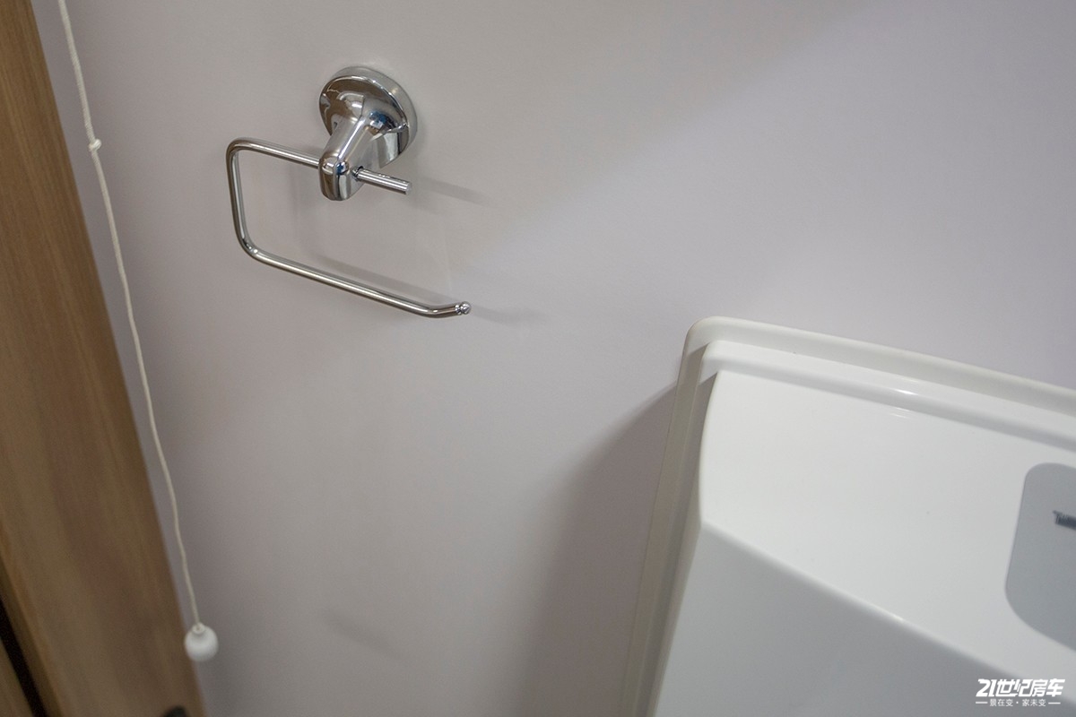 英国百丽d4,发现4拖挂式房车