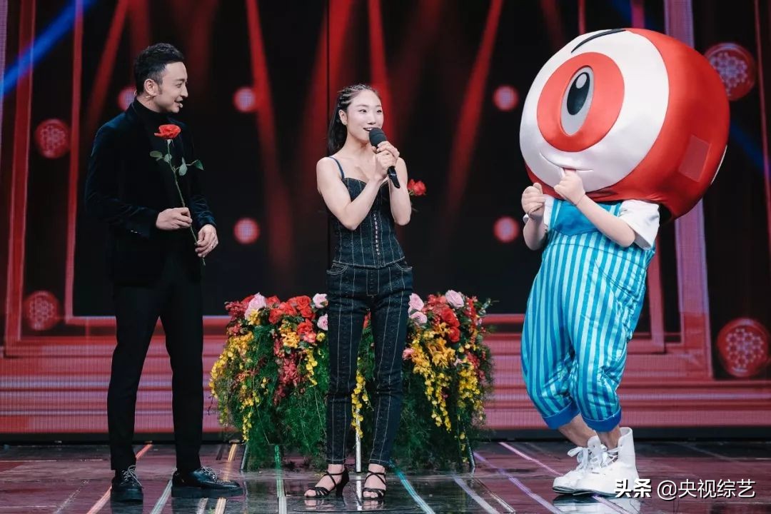 大腿颠球100下,10岁少年创造一小时交替颠球纪录