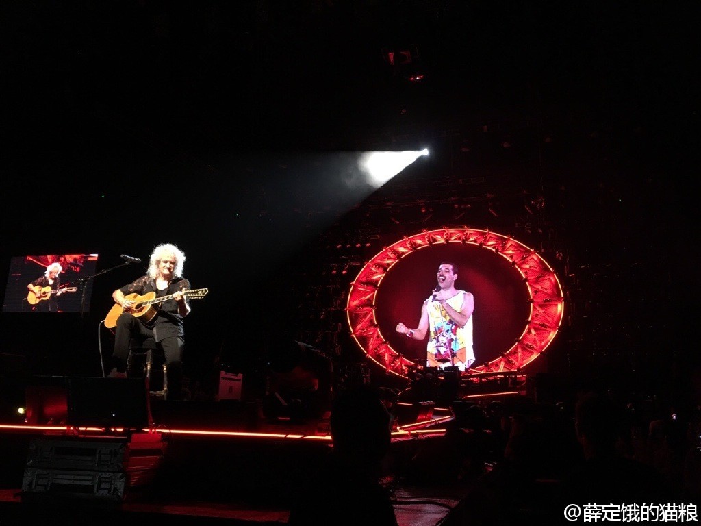 窦唯18岁,窦唯年轻时在香港演唱会吹笛子