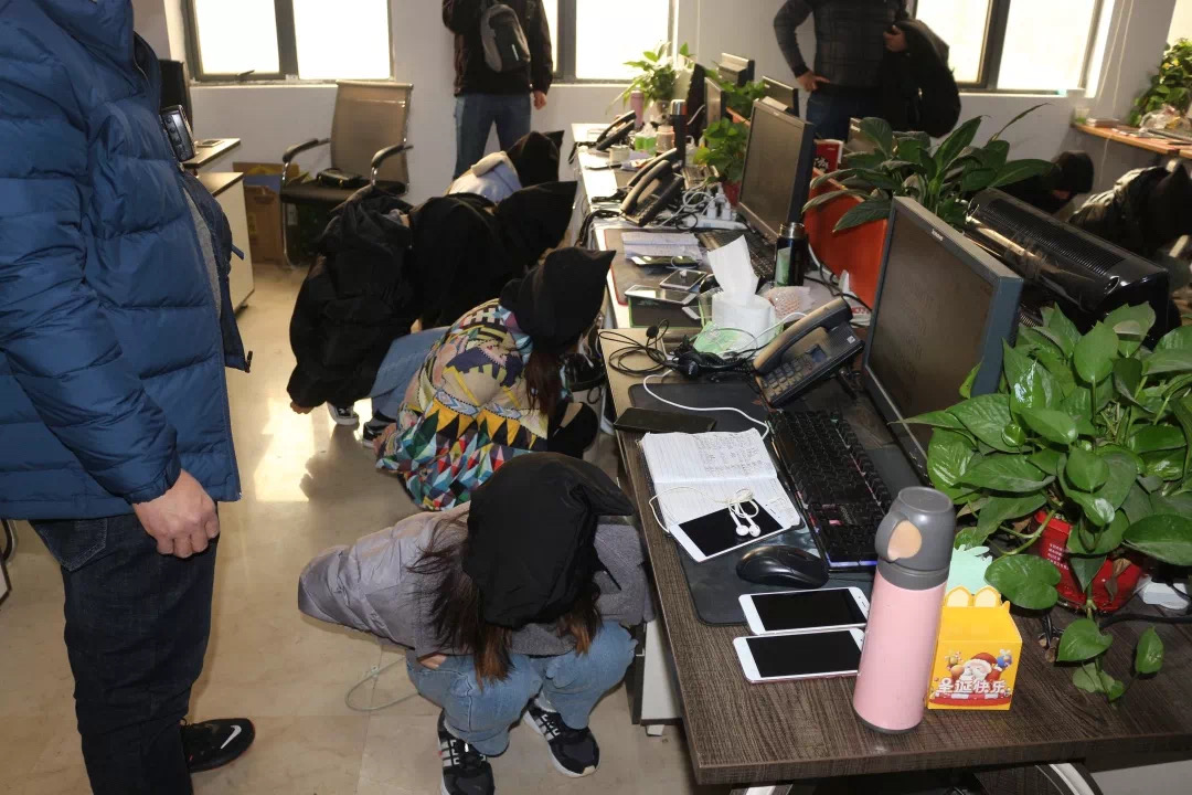 洛阳市公安局打掉网络赌博诈骗案,警方当场抓获诈骗赌博团伙