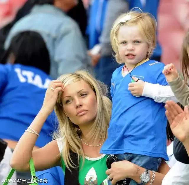 足坛情话,足坛告别德罗西