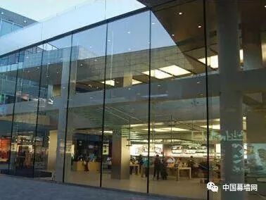 如何实现玻璃幕墙的节能施工设计,全玻璃幕墙施工流程详解