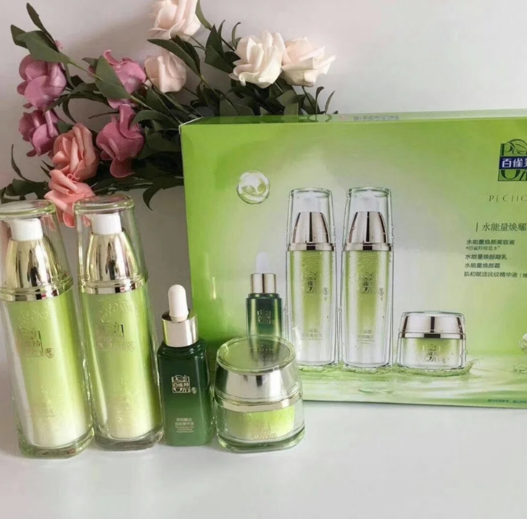 百雀羚和佰草集哪个更适合油皮,百雀羚和佰草集哪个护肤品好用