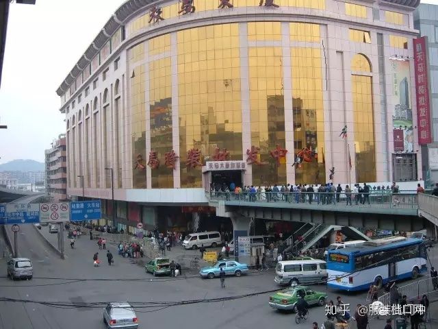 天津最大的服装批发市场在哪里,海南服装男服装批发市场