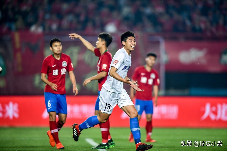 上海泰达防守阿奇姆彭,阿奇姆彭泰达对亚泰