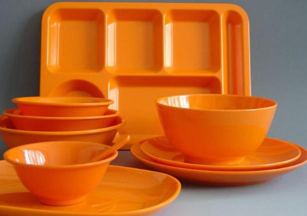 陶瓷碗引发小孩白血病,1岁娃娃被喂出白血病碗里面