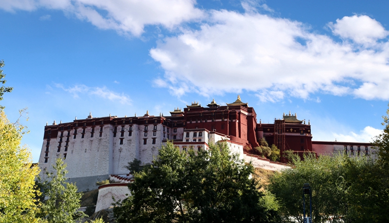 比天空更辽阔比白云更洁净比佛国更妩媚珠峰脚下的游记十