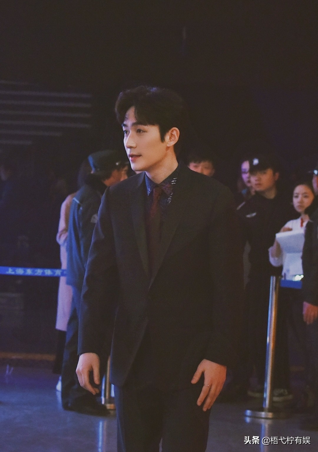 朱一龙和严屹宽,朱一龙和丁黑导演关系