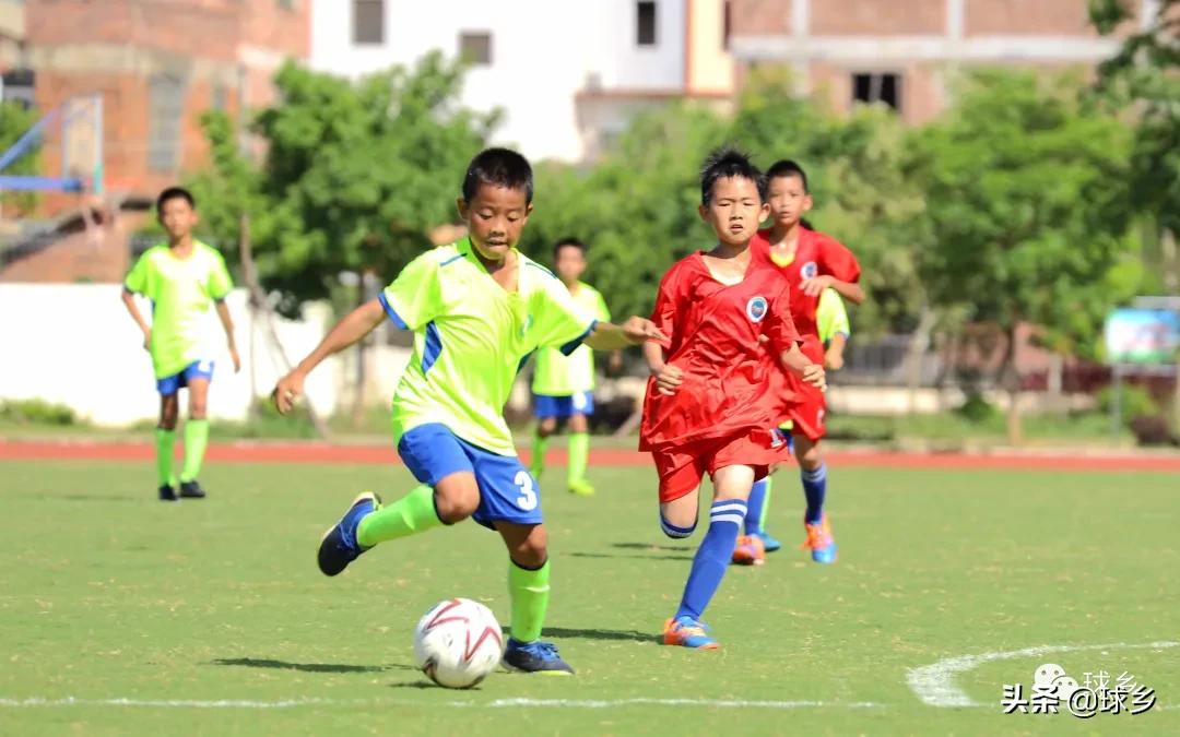 体教融合丨梅县区:中小学生足球联赛持续精彩,新城小学顽强夺冠