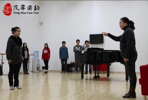 假声怎么唱高音不会虚,唱歌声音太低怎么解决