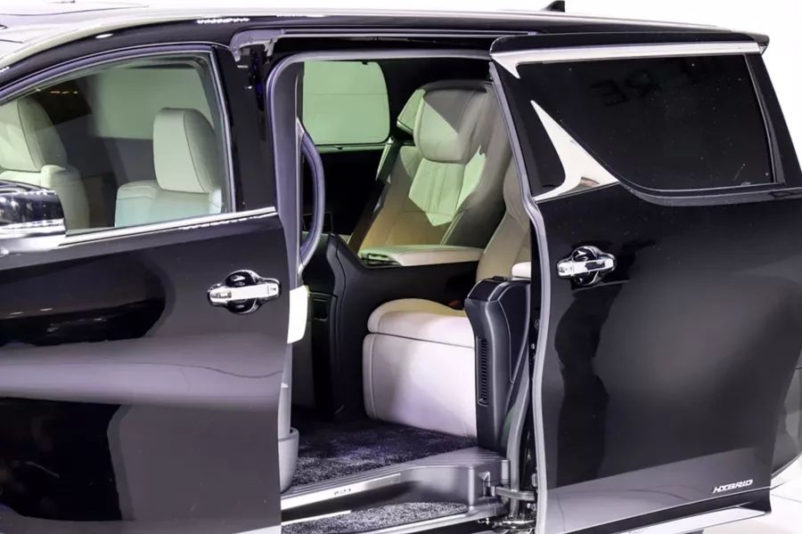 或成最新“加价王”，雷克萨斯LM将于1月10日预售！2月上市