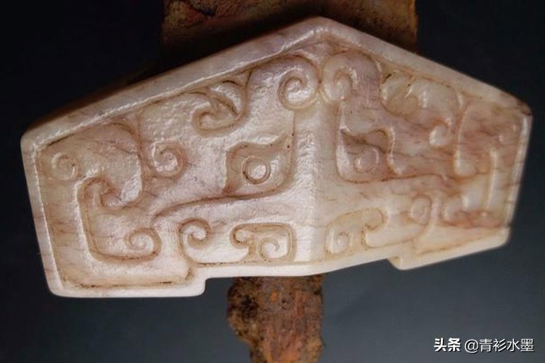 这才是真正的青铜古玩,这才是真正的玉佩