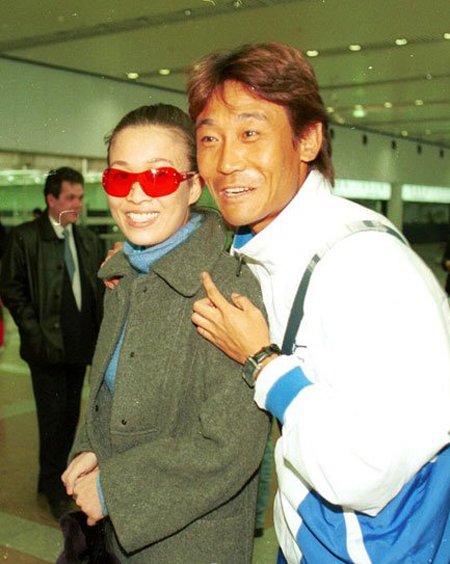 那英暗恋蔡国庆吗,那英结过几次婚