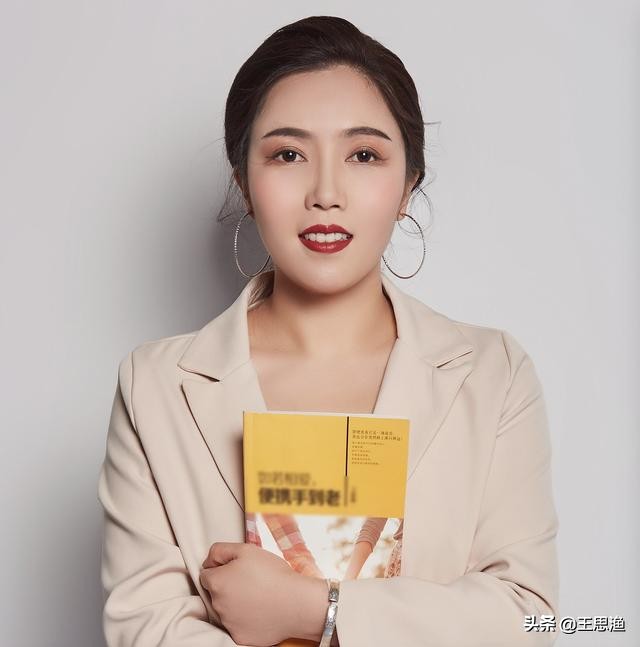 老公每天作死不理我，老婆该怎么样和他沟通相处？