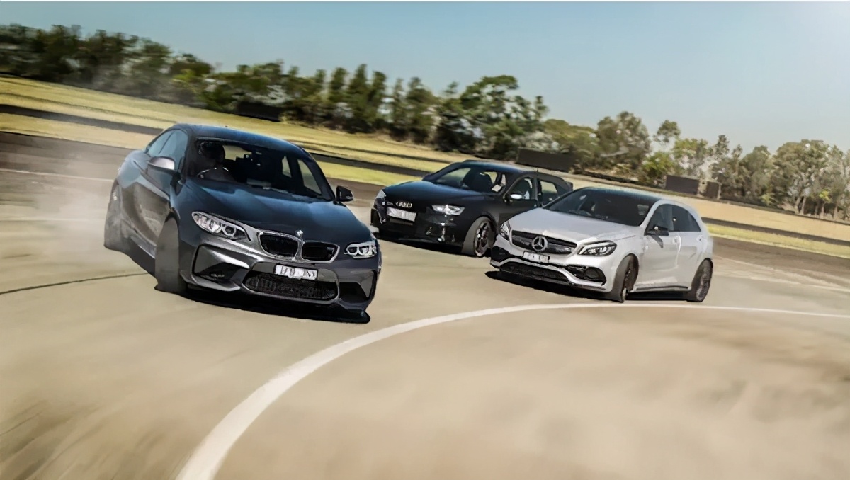 试驾宝马2系四门轿跑｜一辆前驱宝马还有没有后驱的操控灵魂？