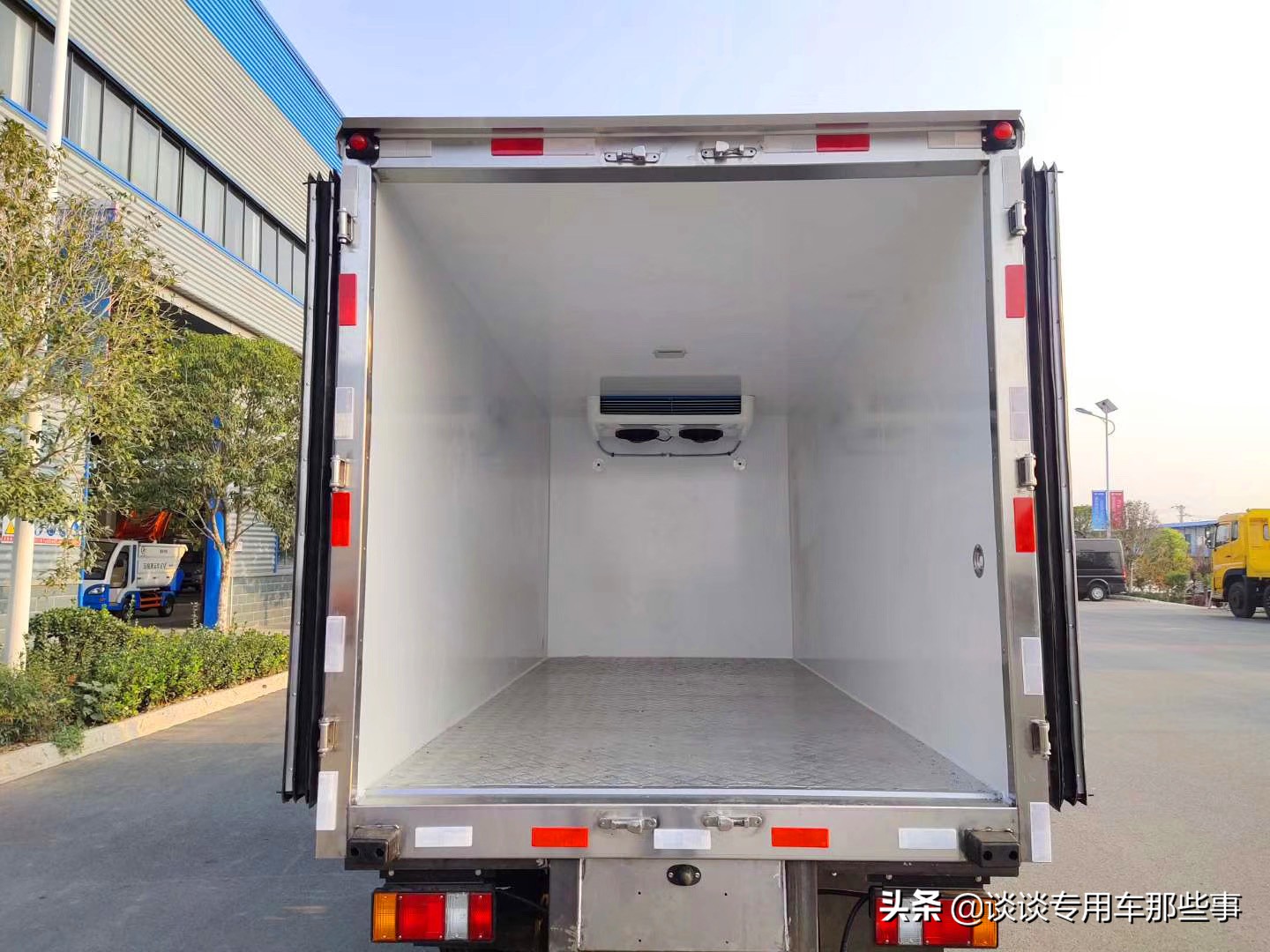 江铃新款国六冷藏车,国六江铃顺达宽体气刹冷藏车