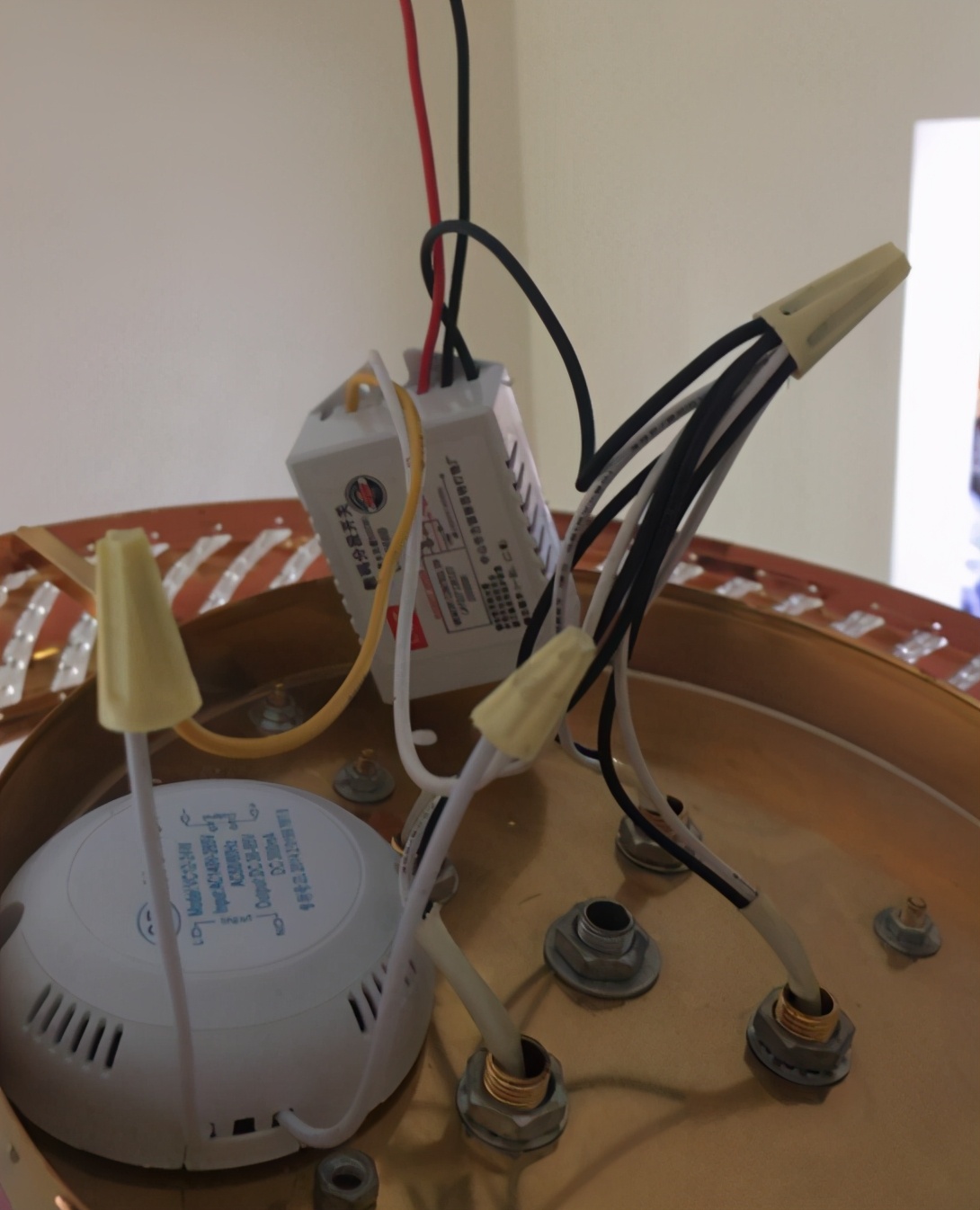 吸顶灯防尘保护,吸顶灯好打理吗