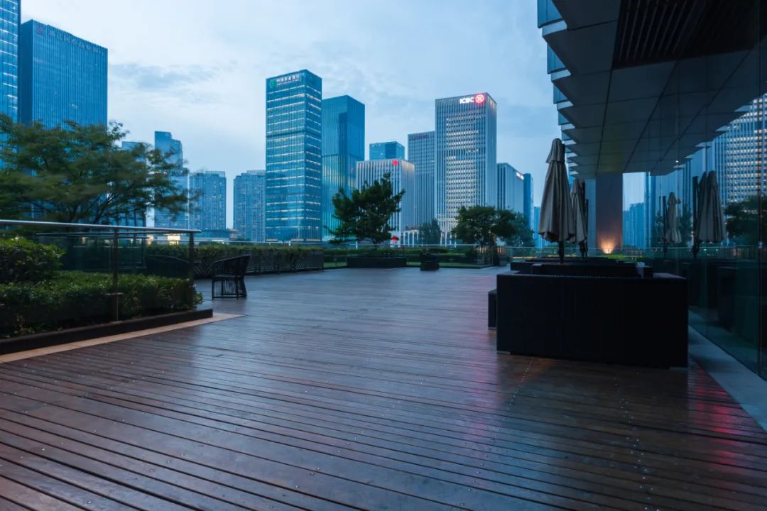 夜游盛世钱塘，赏绚烂灯光秀，打卡杭州钱江新城万豪酒店