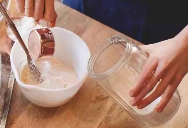 每次洗头梳头都掉很多头发怎么办,洗头掉发小妙招